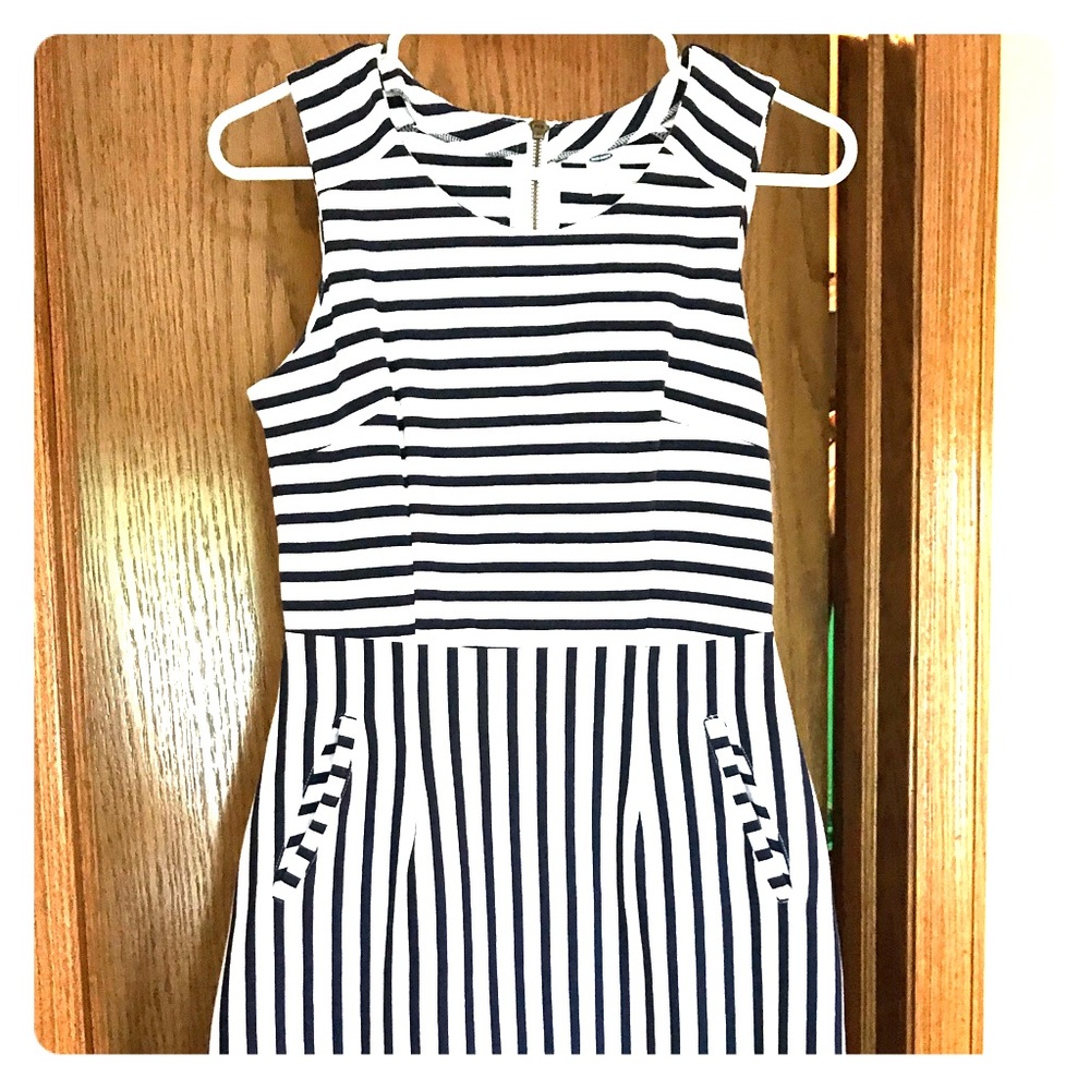 Adorable Old Navy, navy and white striped dress.